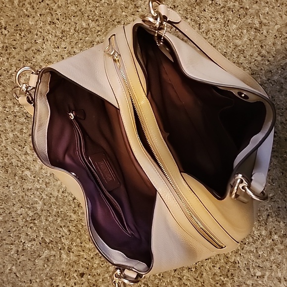 Coach - Picture 3 of 5